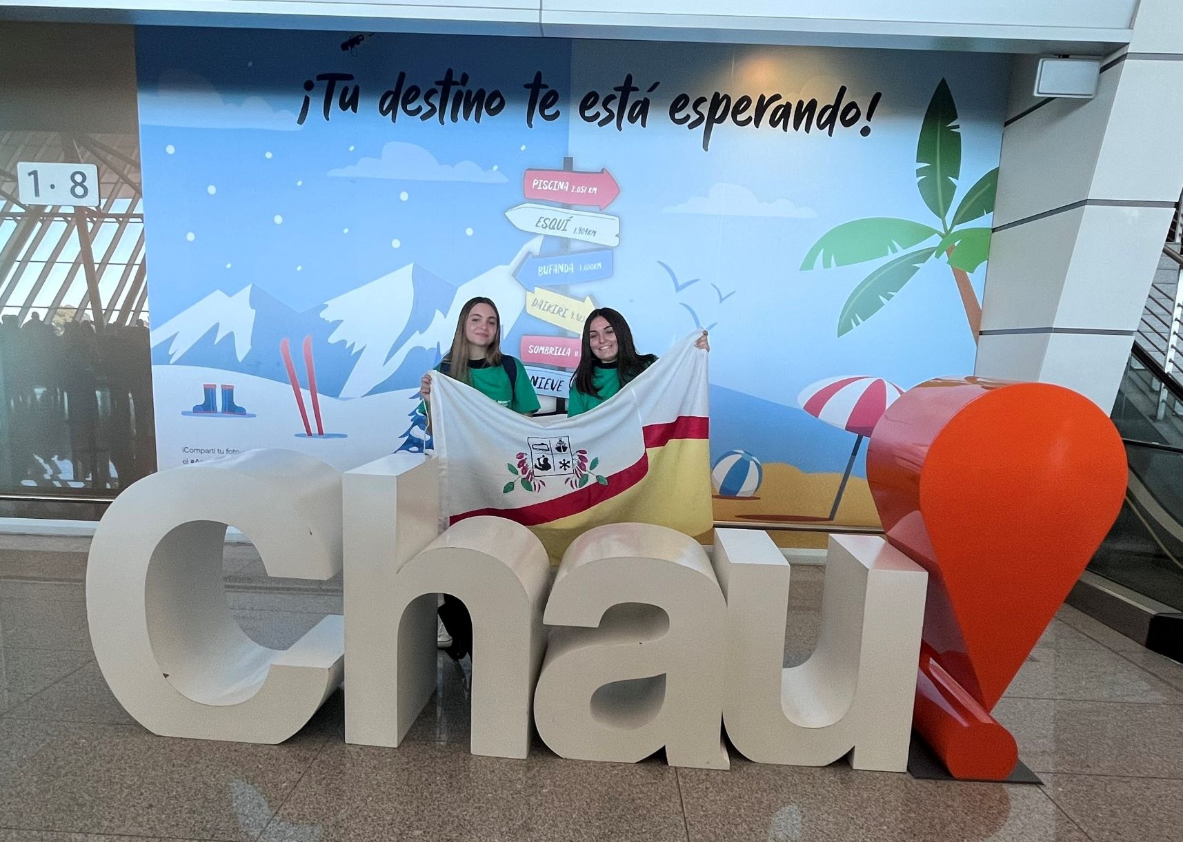 Dos estudiantes graduadas del programa “Inglés Para Todos” viajaron becadas a Inglaterra